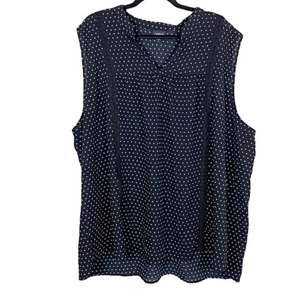 Torrid 5X Black & White Patterned Sleeveless Chiffon Crochet Split Neck Tunic​